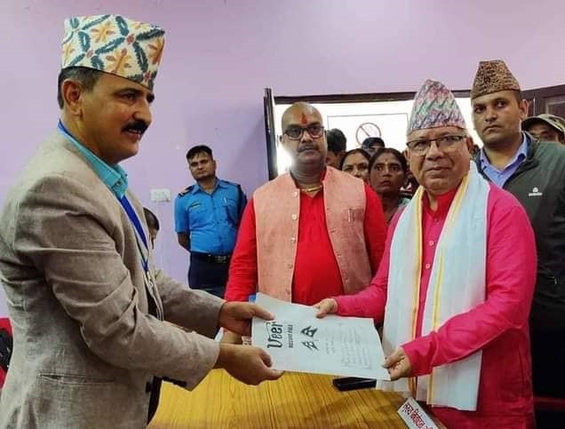 माधवकुमार नेपालले दर्ता गराए रौतहट–१ मा उम्मेदवारी