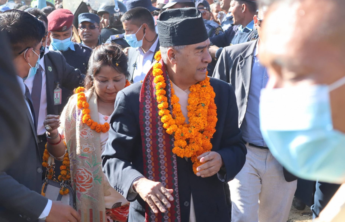 गृहजिल्ला डडेलधुराको चुनावी अभियानमा व्यस्त प्रधानमन्त्री देउवा