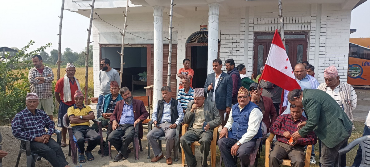 रुपन्देही ५ मा गठबन्धनका उम्मेद्वारहरु काम गर्ने वाचासहित घरदैलाेमा