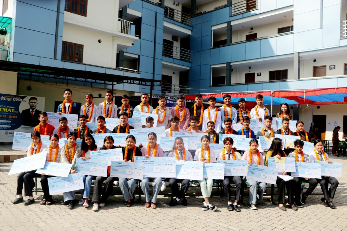 अक्सफोर्डमा  ५४ जना विद्यार्थीलाई नगद तथा छात्रवृत्ति बितरण
