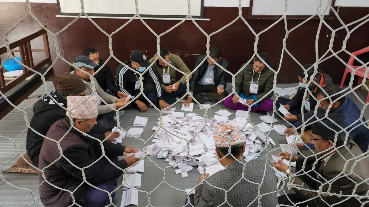 तनहुँ-१ मा स्वर्णिम वाग्लेको फराकिलाे अग्रता