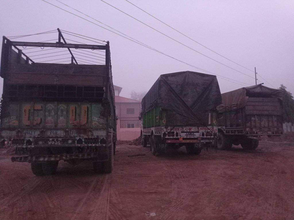 truck_FjXtGIwgBp.jpg