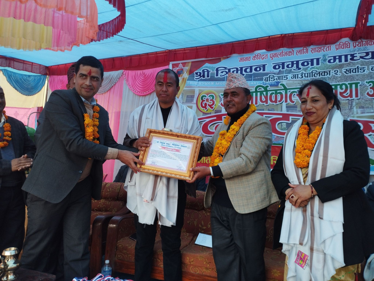 नेपालमा शिक्षकहरुप्रति लगानी र सम्मान हुन सकेन : प्रदेश सांसद  शेरचन 