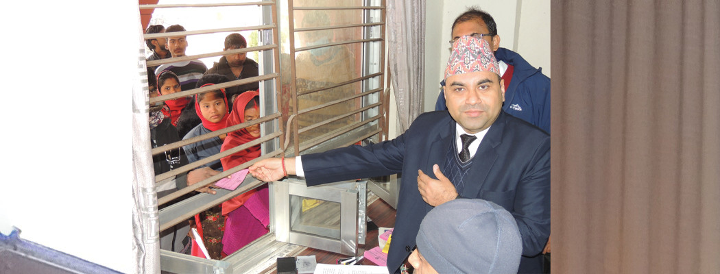 जिल्ला प्रशासन कार्यालय रुपन्देहीमा टाइम कार्ड लागू