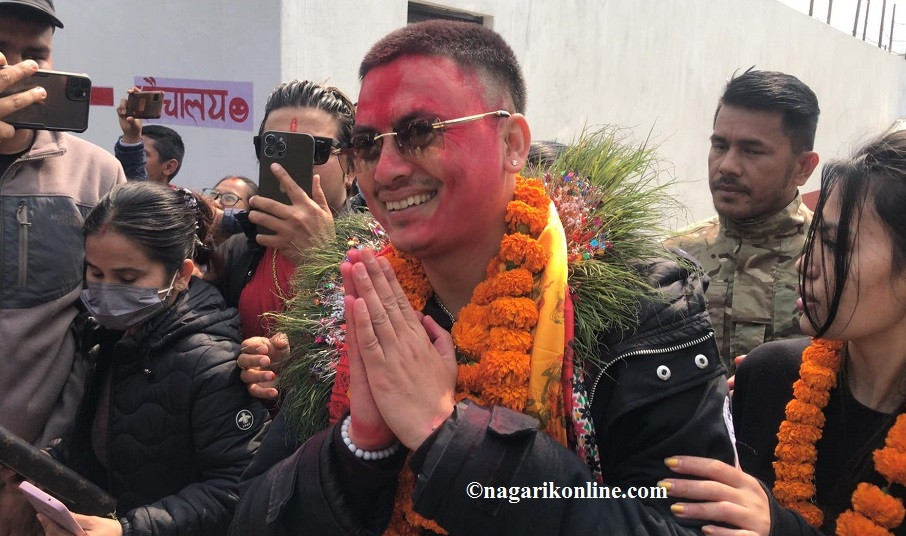 उच्च अदालत पोखराबाट सफाइ पाएपछि अभिनेता पल शाह रिहा