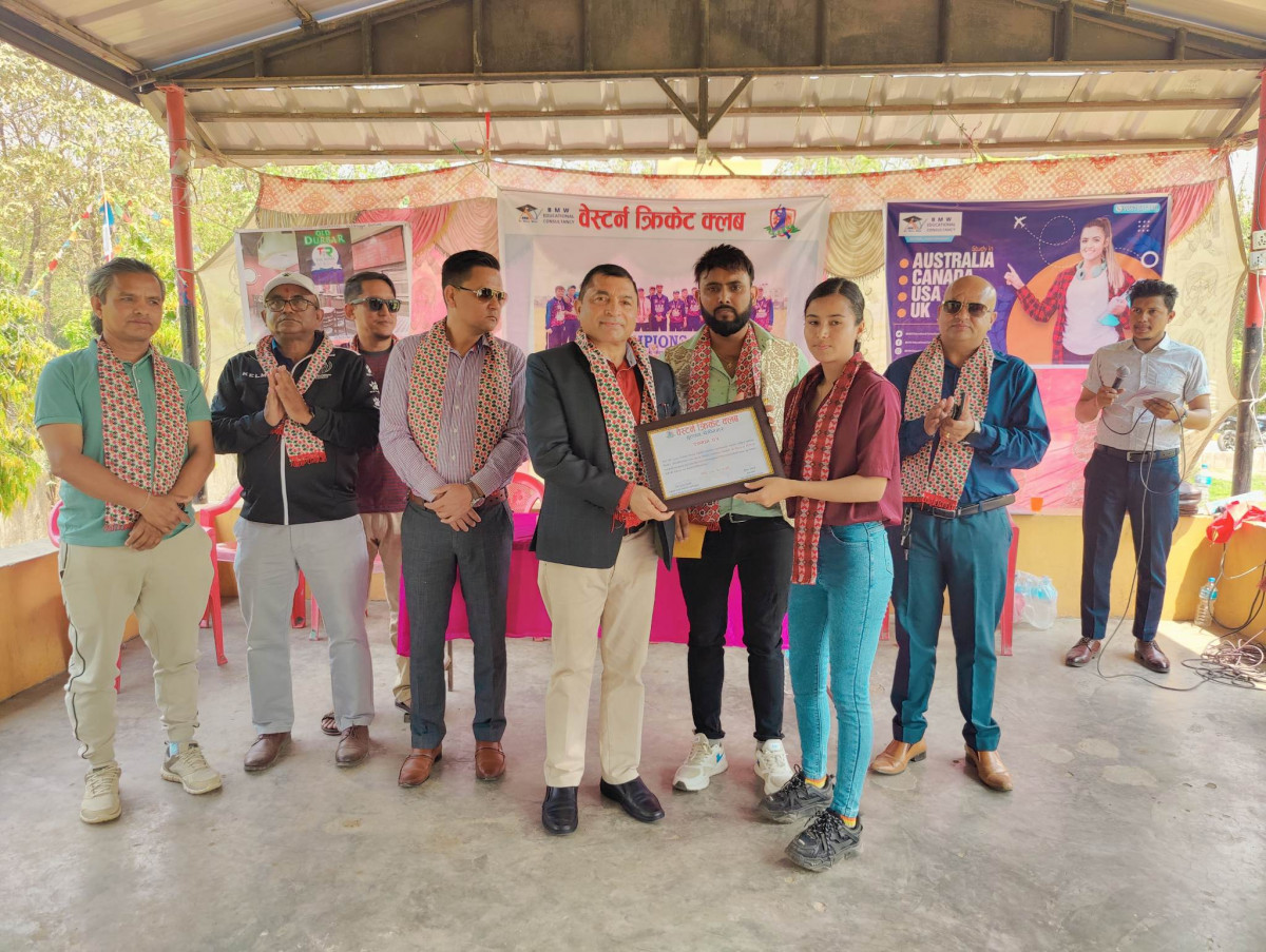 वेष्ट्रन क्रिकेट क्लवद्वारा खेलाडी-प्रशिक्षक तथा पत्रकार सम्मान