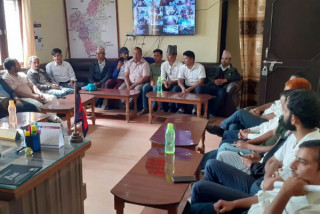 कर्मचारीमाथि कुटपिट : विरोधमा प्यूठानका सबै पालिकाका कर्मचारी आन्दोलित !