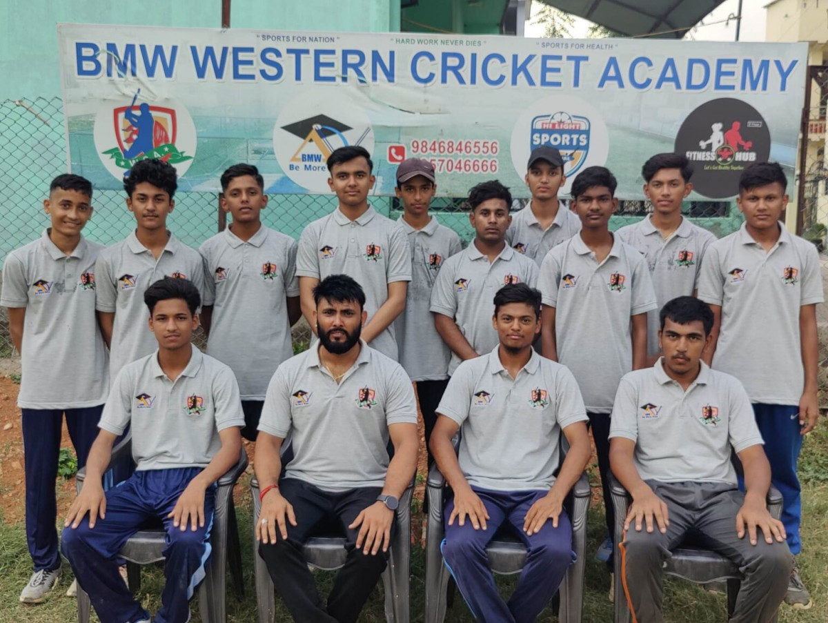 भारतमाहुने क्लव प्रतियोगिता भाग लिँदै वेष्ट्रन क्रिकेट एकेडेमीका खेलाडी