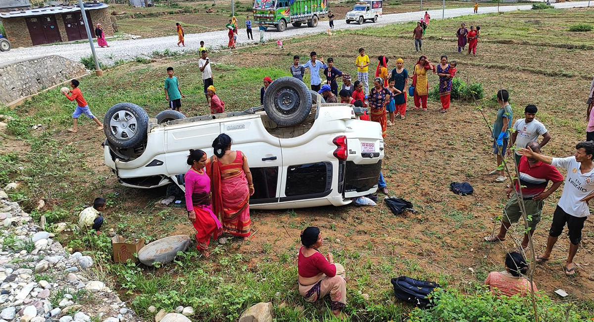 कर्णाली प्रदेश मामिला समितिका सभापति खड्का सवार स्कार्पियो दुर्घटना ४ जना घाइते