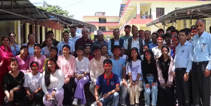 एसईईमा उत्कृष्ट बिद्यार्थीलाइ नयाँगाउँ माबिद्वारा बधाइसहित सम्मान
