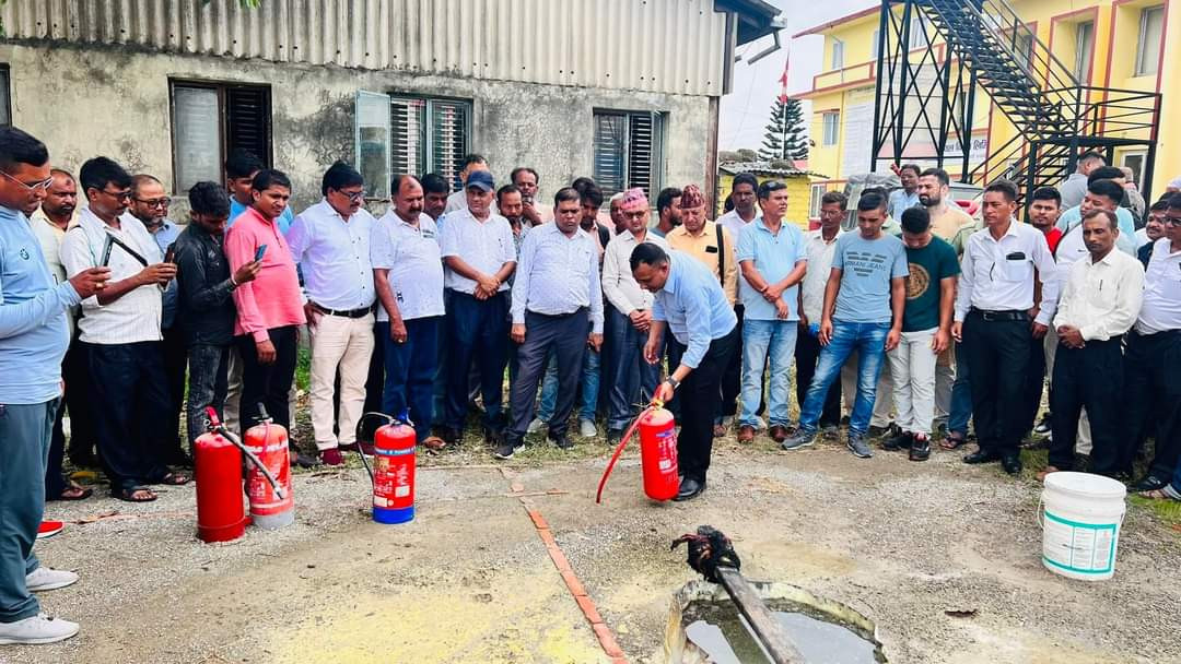 पेट्रोलियम ब्यवसायीलाई अग्नी सुरक्षा सम्बन्धी अभिमुखिकरण 