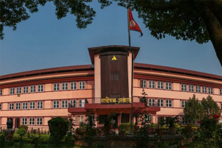 निजी क्षेत्रका सञ्चारमाध्यमलाई सरकारी विज्ञापन नरोक्न सर्वोच्चको आदेश,सरकारको निर्णय खारेज