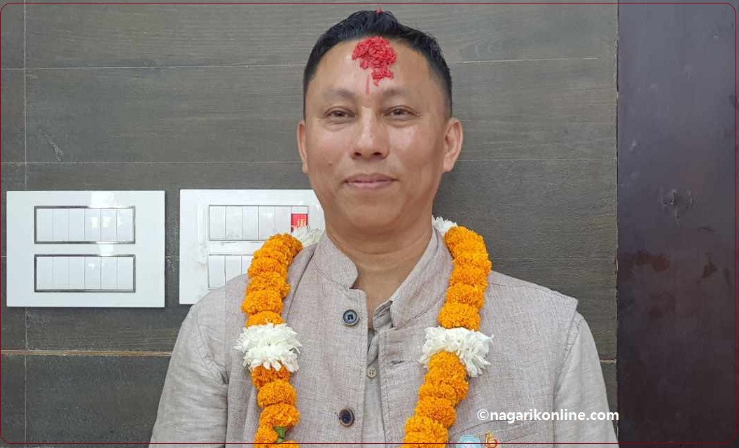 ‘घरदैलोमा मतदातालाइ एजेण्डा सुनाउँदै मत माग्यौँ,भोलि सबैले मतदानमा सहभागिता जनाउनू’: दिनेशप्रसाद श्रेष्ठ