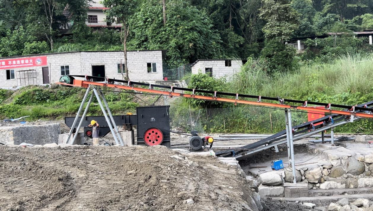  क्रसर र रेडिमिक्स प्लान्ट बन्द गराउन स्थानीयले दिए निवेदन