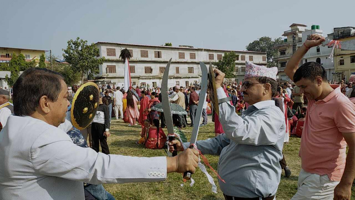 पहाडको सराय नाच बुटवलमा स्थापित (फाेटाेफिचर)