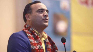 दुर्गा प्रसाईं एमाले र नेकपा माओवादी केन्द्रको पालनकर्ता हुन् : नैनसिंह महर