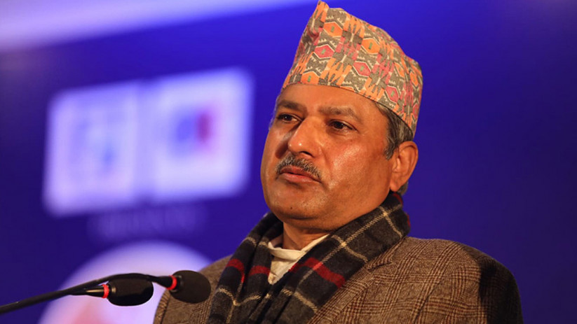 बैँकले १६ प्रतिशत भन्दा धेरै ब्याज लिएको भए उजुरी गर्नुस् : गभर्नर अधिकारी