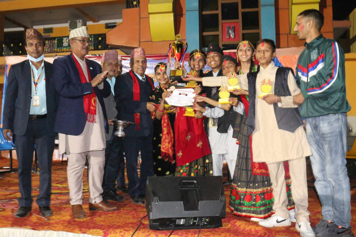 न्यू होराइजनमा विद्यालयस्तरीय लोक दोहोरी प्रतियोगिता,शान्ति नमूना प्रथम