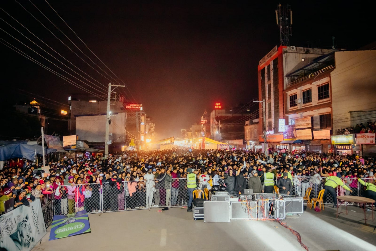 sadak mela.jpg