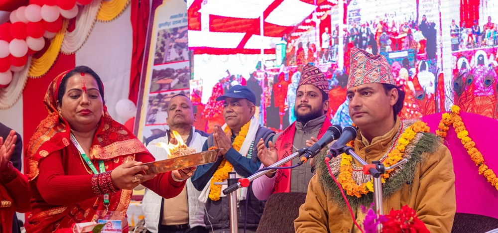 दाङमा जारी मानव सेवा आश्रमको महायज्ञमा दाताहरूको संख्या बढ्दै