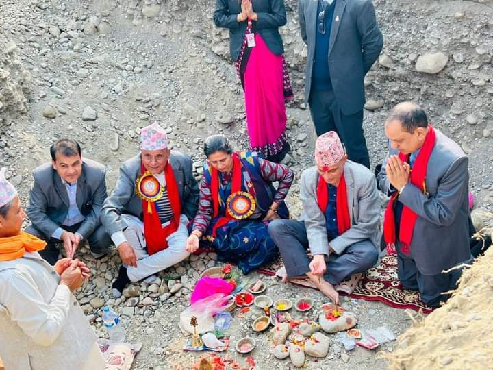 nayagaun mavi.jpeg