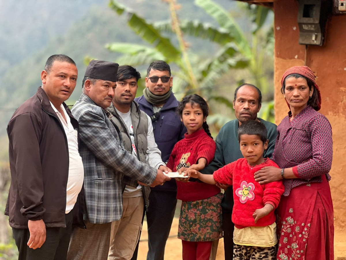 गुल्मी मुसिकोटका थापा परिवारलाई आर्थिक सहयोग