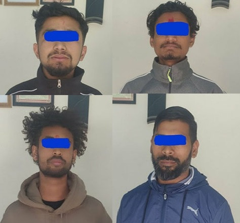 कक्षा १२ को उत्तरपुस्तिकासहित ४ जना पक्राउ