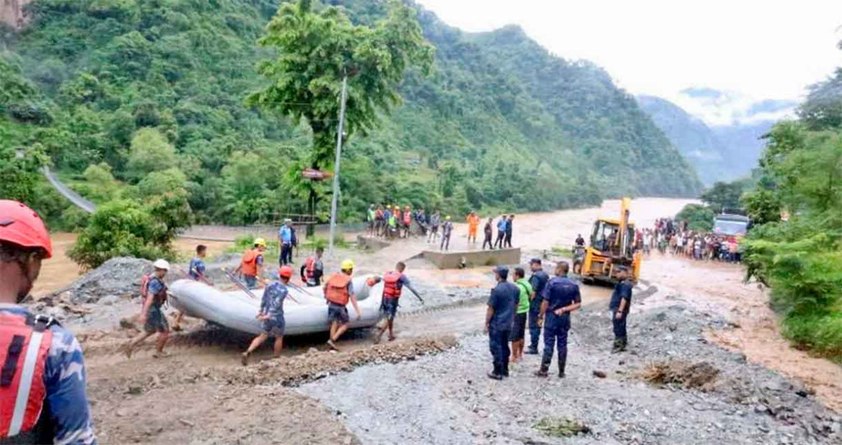 त्रिशूलीमा खसेका बस र यात्रुको अवस्था अझै अज्ञात