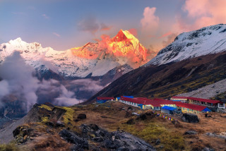 अन्नपूर्ण बेसक्याम्प : हिमश्रृङ्खला र बादलको लुकामारी ! (फोटोफिचरसहित)
