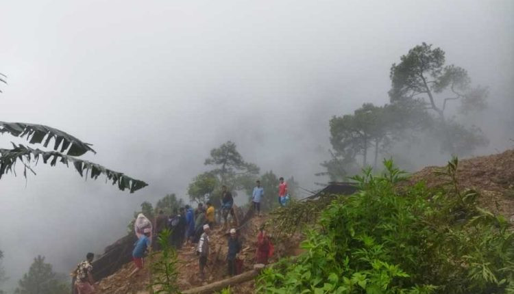 गुल्मीमा पहिरोले २ घर पुरिंदा ४ जनाको मृत्यु