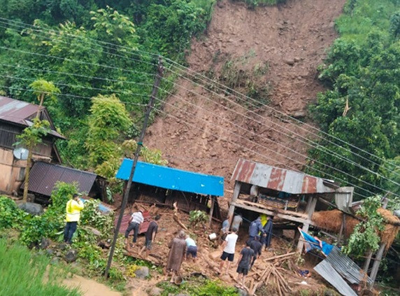 अर्घाखाँचीमा पहिरोले गोठ पुर्‍यो,एक जनाको मृत्यु
