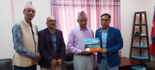 मुख्यमन्त्री आचार्य भन्छन् -`कानुनी अड्चन सरकारले फुकाउछ, विद्युतीय सवारी साधन चलाउनुस्´