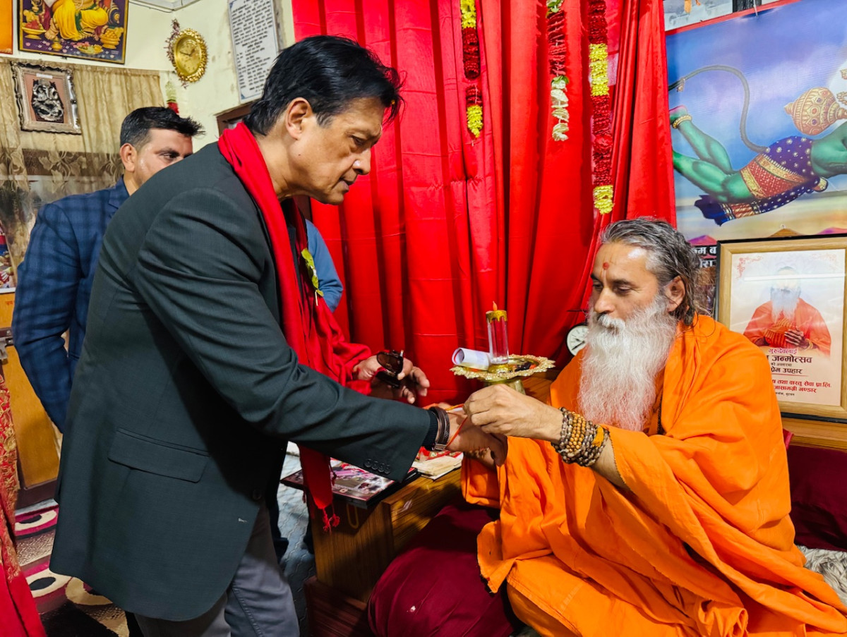 महानायक राजेश हमालद्वारा मुक्तिनाथधाममा पूजाअर्चना