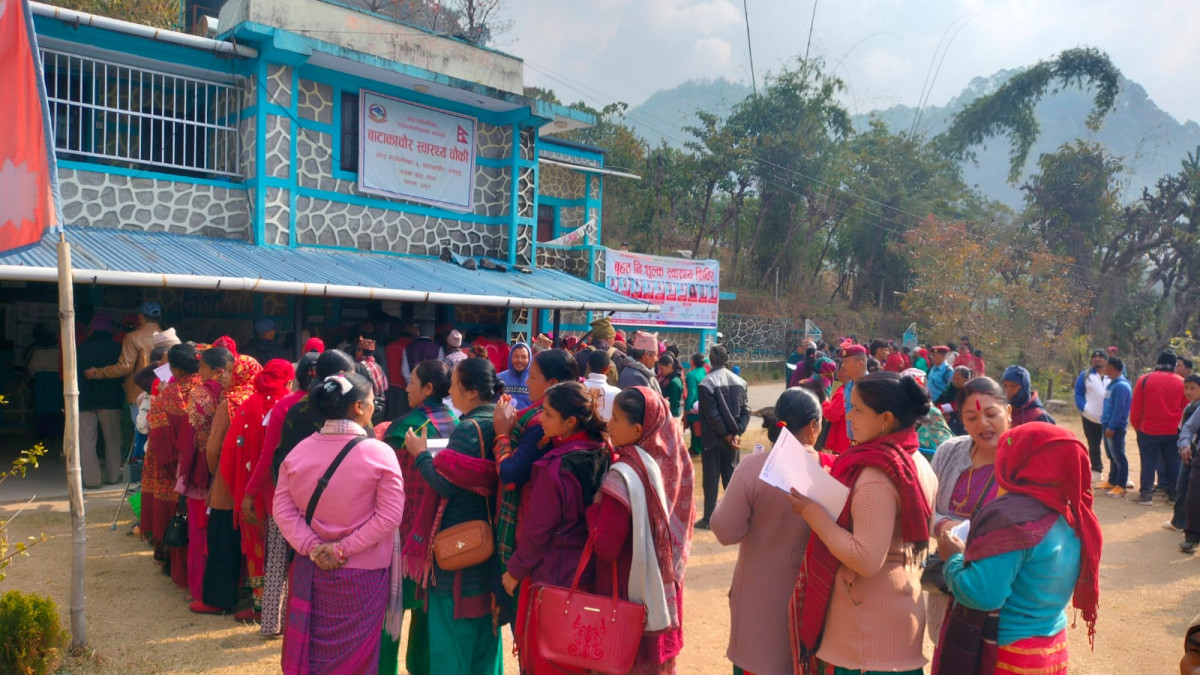 बाग्लुङ बरेङमा बुटवल हस्पिटलको स्वास्थ्य शिविर,६ सयले लिए लाभ