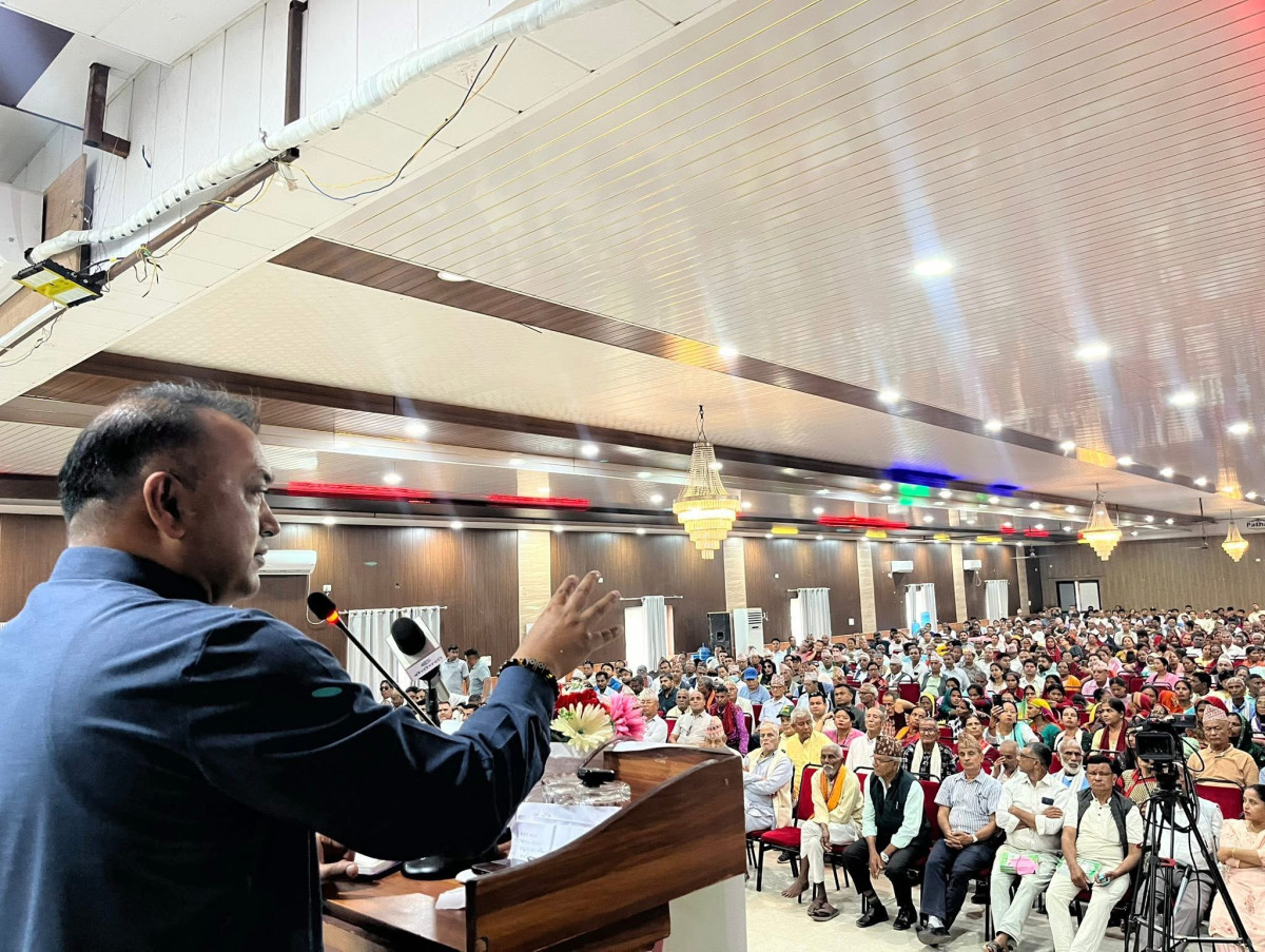 अहिलेको व्यवस्था बदल्ने कुरा गर्नु मुर्खता : महामन्त्री थापा