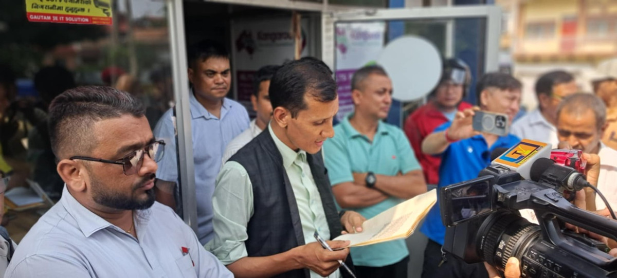 प्रशासनले खोल्यो होटल तथा रेष्टुरेन्ट व्यवसायी संघ रुपन्देहीको ताला,निर्वाचनका सबै कागजात गायब !