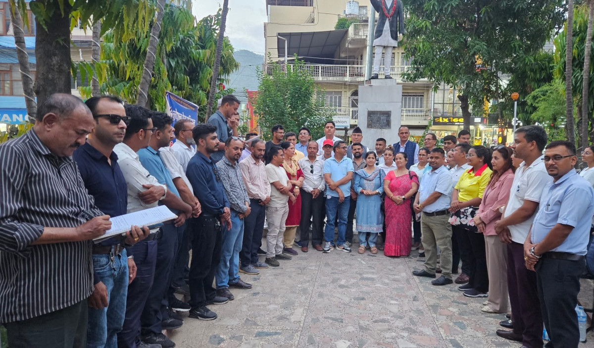 ३४ औँ स्थापना दिवसमा नेपाल प्रेस युनियन रुपन्देहीद्वारा बुटवलमा दीप प्रज्वलन