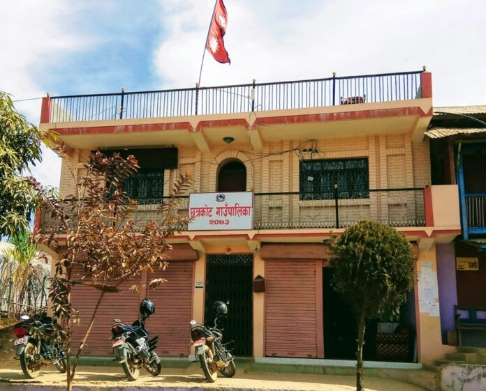 शिक्षक सरूवाको निर्णय : गुल्मी छत्रकोट गाउँपालिकाको बदमासीलाइ अदालतले उल्टाइदियो
