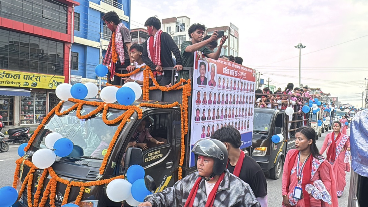 ४ जिपिए ल्याउने २ जना उत्कृष्टसहित अन्य बिद्यार्थीलाइ तिनाउको सम्मान तथा  बजार परिक्रमा