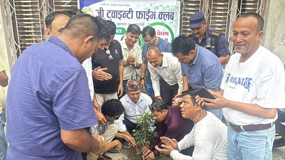 जी ट्वान्टिफाइभ क्लवद्वारा बुटवलमा बृक्षरोपण