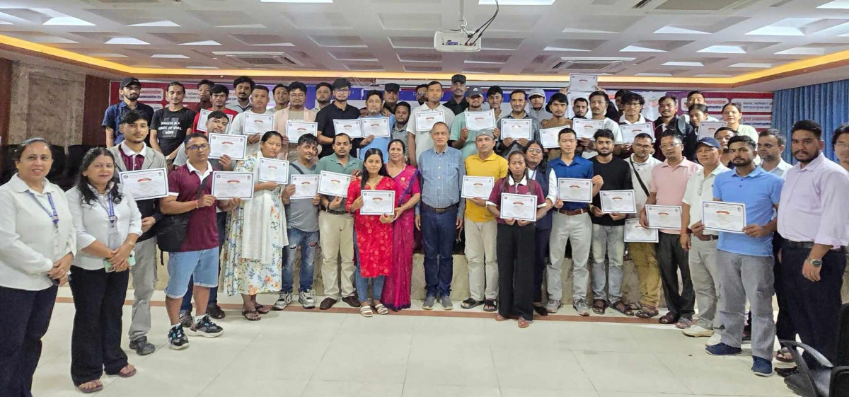 बुटवल उपमहानगरको आयोजनामा संचालित एसी फ्रिज मर्मत तथा भिडियोग्राफी तालिम समापन