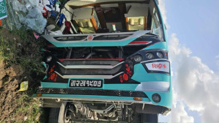 धनगढीमा बस दुर्घटना , सात जना घाइते