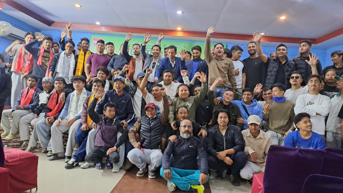 चालीस बर्ष मुनिका १५० जना युवा कांग्रेसमा प्रवेश