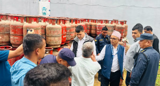 ग्यास लुकाएर कृत्रिम अभाव बनाउने भण्डारी ट्रेडर्सलाई ५० हजार जरिवाना