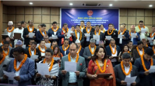 उद्योग वाणिज्य महासंघका नवनिर्वाचित नेतृत्वलाई पदहस्तान्तरण