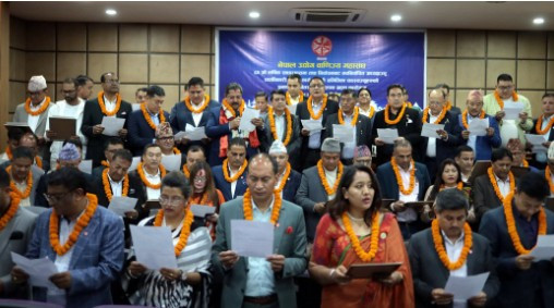 उद्योग वाणिज्य महासंघका नवनिर्वाचित नेतृत्वलाई पदहस्तान्तरण