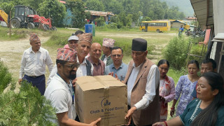 गुल्मीको सत्यवतीमा ४९१ जनालाई  कपडा वितरण
