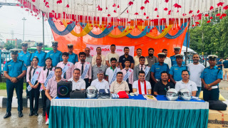 नाडाद्वारा बुटवलमा ट्राफिक प्रहरीलाई हेल्मेट तथा रिफलेक्टर ज्याकेट प्रदान